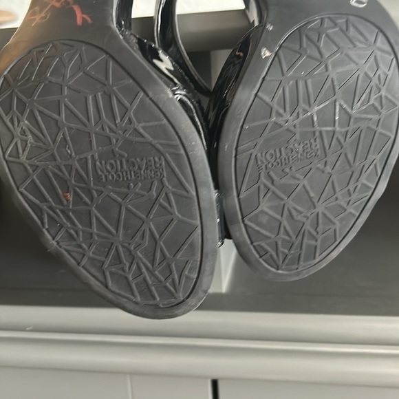 Kenneth Cole Reaction Heels - Picture 5 of 6